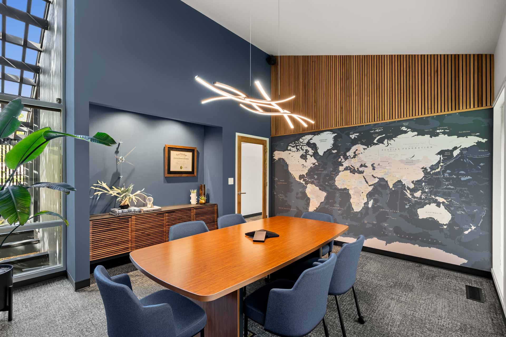 conference room at FIDELIS iM's Medford, Oregon investment management office